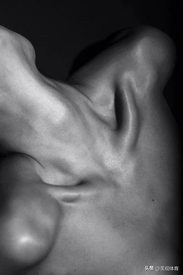 黑白照片更能体现出质感。