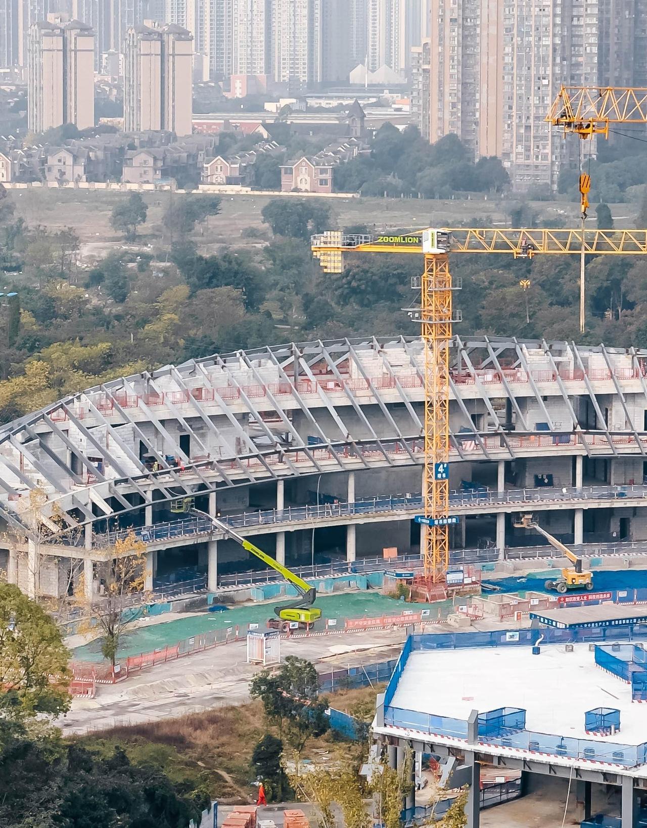 最近新都区的“宇宙中心”话题炒得挺火，说说，这“宇宙中心”到底在哪儿呢？有网友说