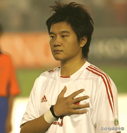 球场上的灵气往往是在场外培植起来的，生活中的李金羽与场上的李金羽其实不尽相同。在