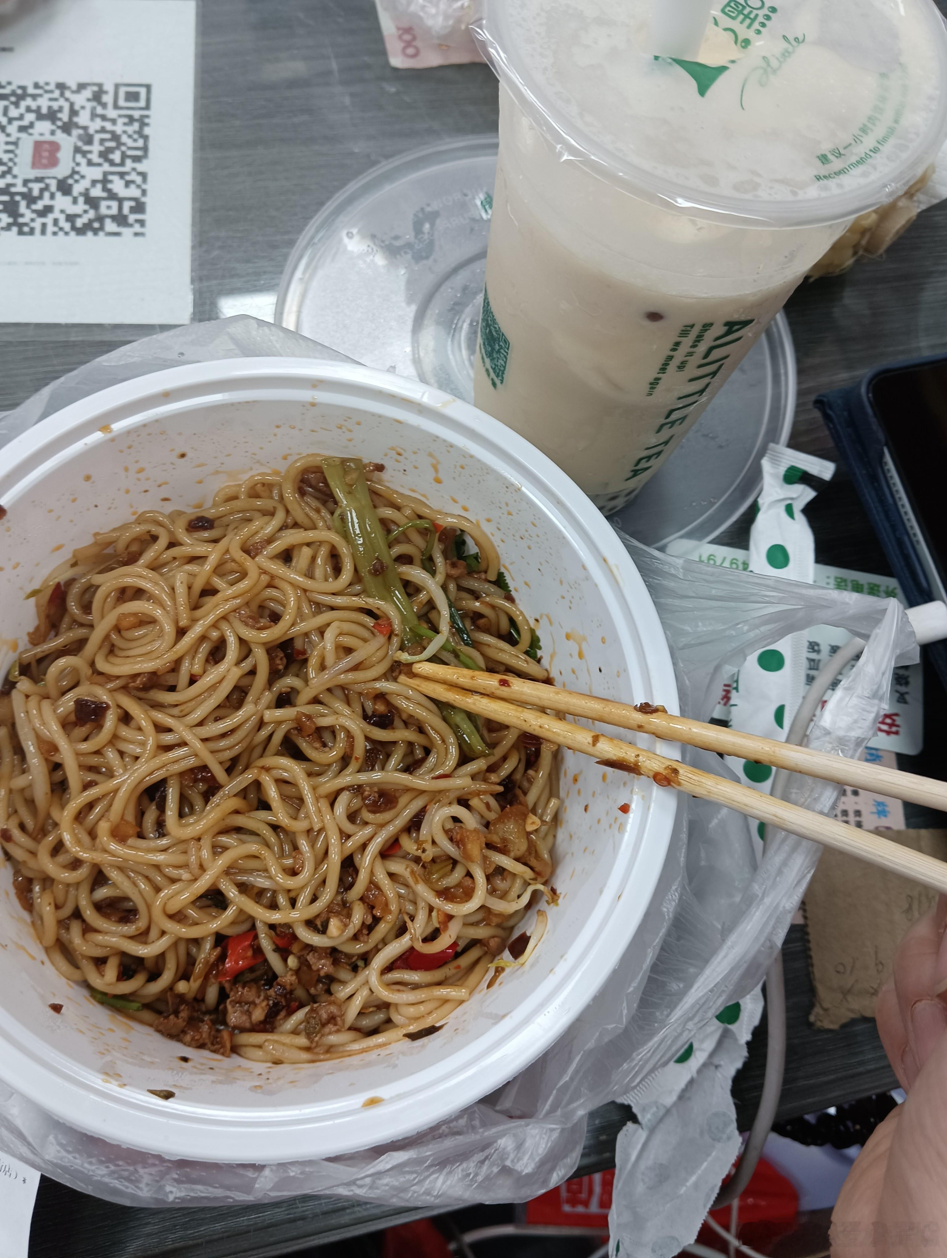 继续这样子吃，可能又要胖起来了