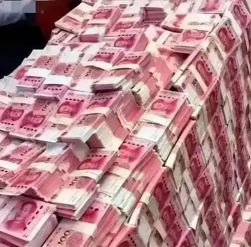 每当到银行存取大额款项，总会看到电子屏幕上出现“反洗钱”的标语宣传。

那么啥叫