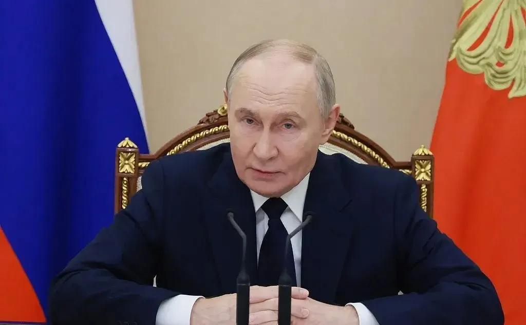 俄罗斯这回是动真格的了，这一纸命令签下来，那是真的不留退路。

说是从2026年