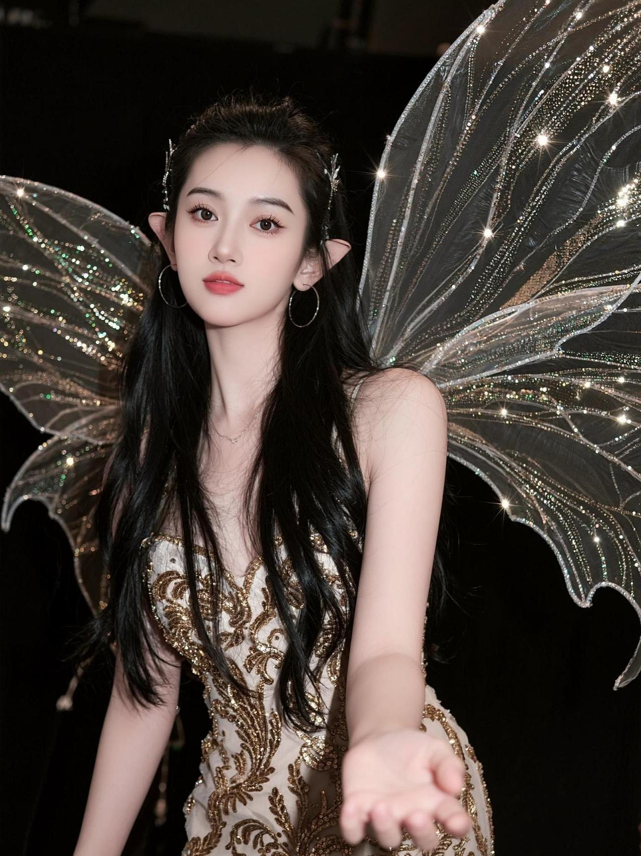 我的意中人是个盖世英雄。AI精灵风写真 抖音ai创作抖音玩法合伙人计划 情绪音乐