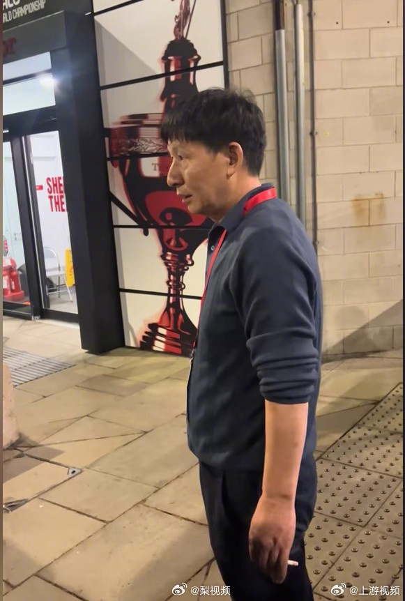 #吴宜泽父亲回应球迷想要签名合影#【吴宜泽父亲回复球迷】#吴宜泽父亲称愿抽空为球
