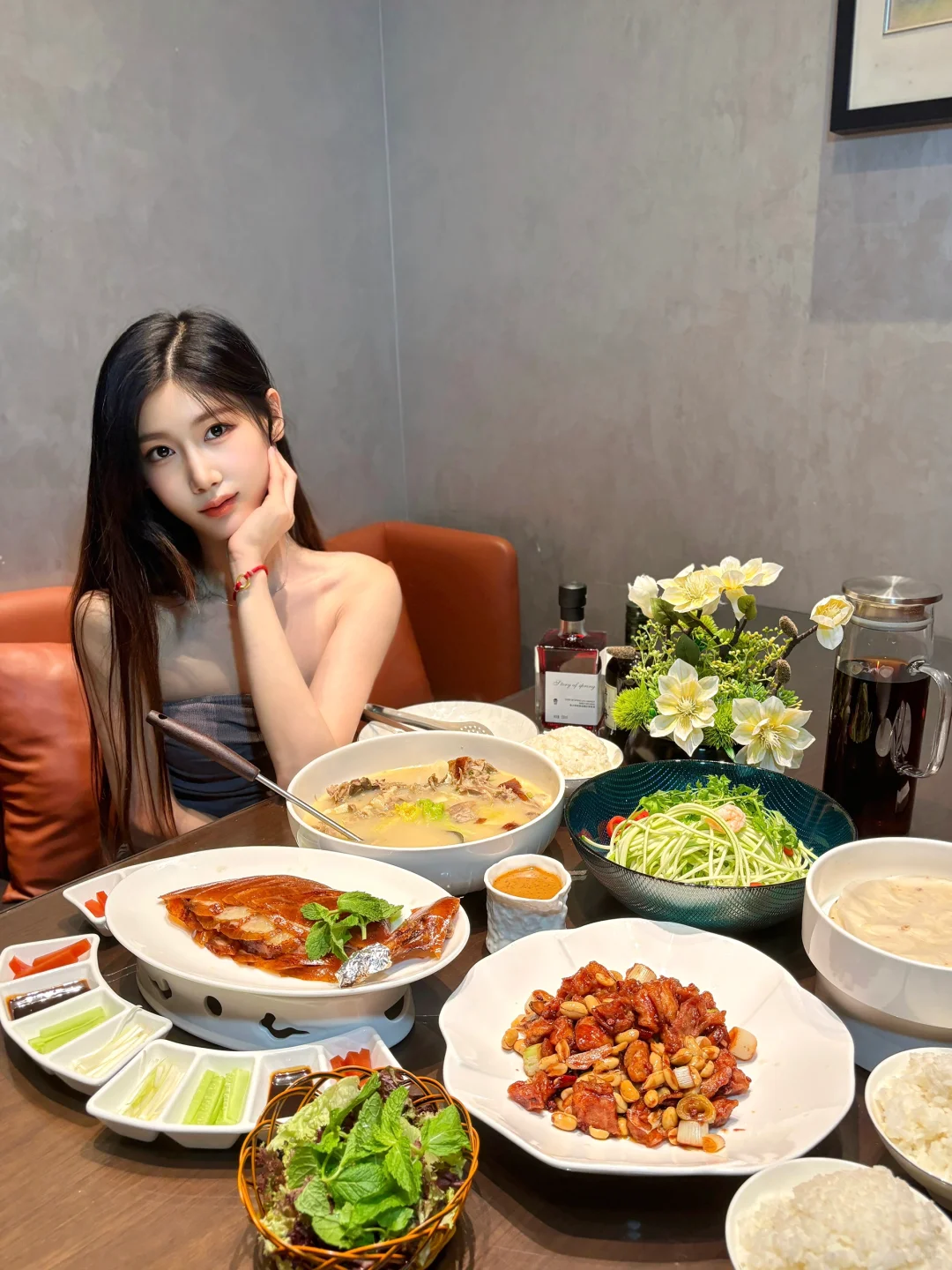 北京烤鸭谁没吃过，卷薄荷的吃过吗❓😝😝