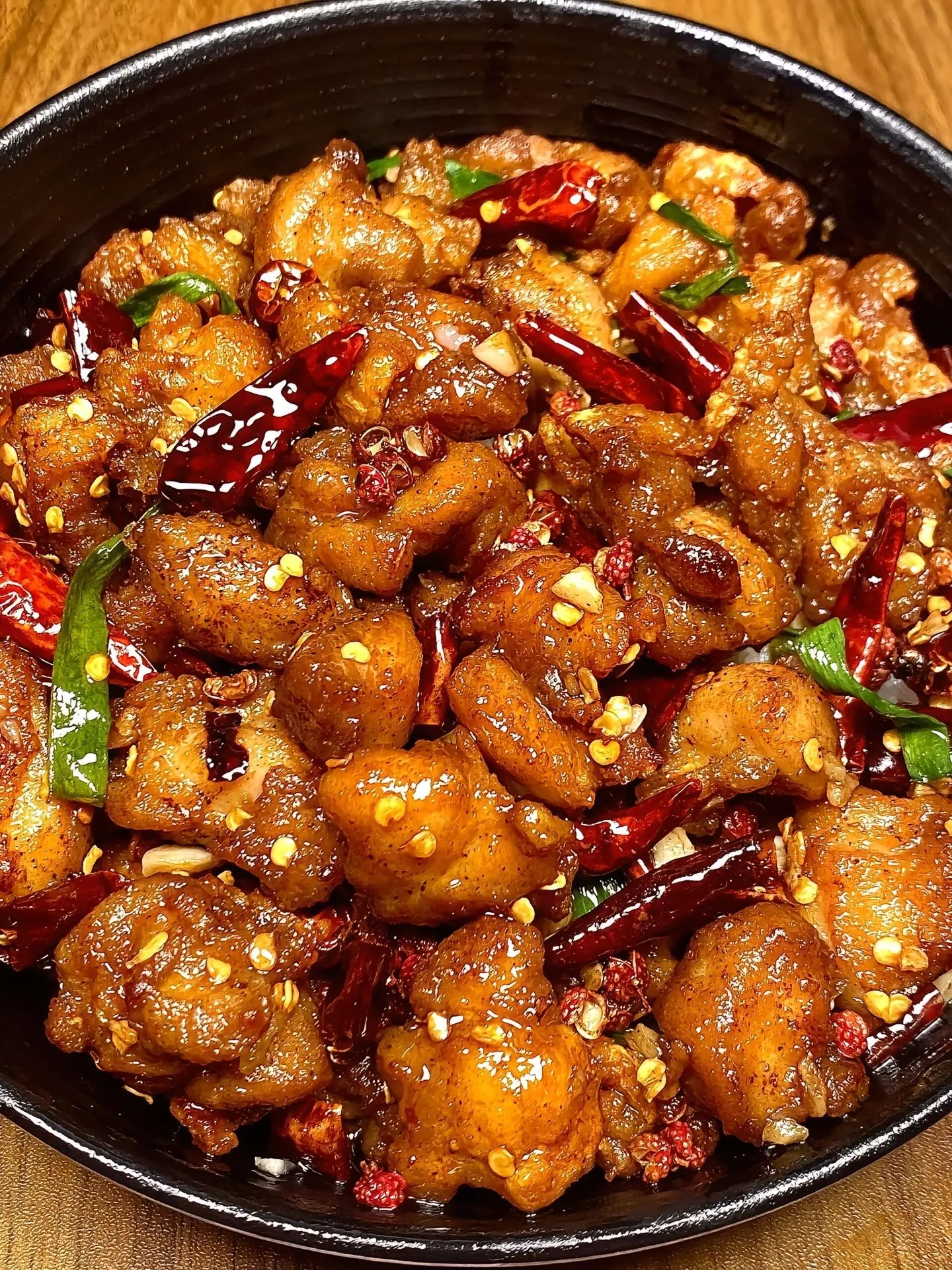 赶快去做吧，是真的香。分享巨好吃的辣子鸡丁！ 鸡腿肉外酥里嫩，麻辣鲜香...