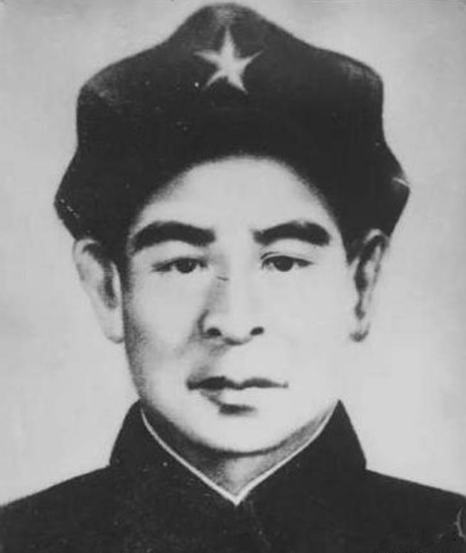 1937年，红九军军长孙玉清被俘，敌人没有识破他的身份，谁知这时，红九军一个小战