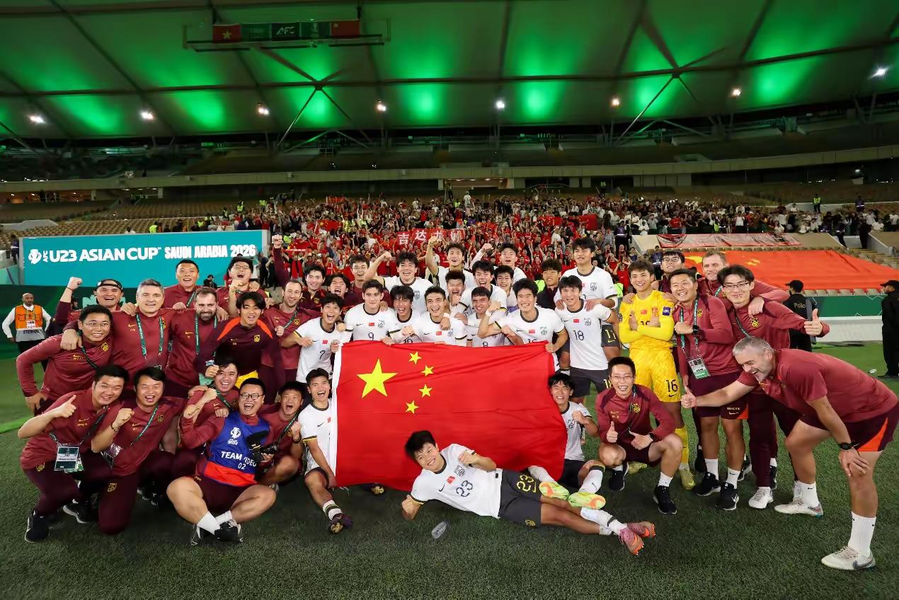 U16国少4:2击败韩国夺冠！
恐韩症？这帮小孩不认识？
国足赢韩国？4:2？你