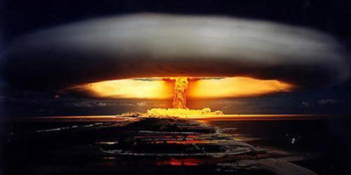 理论上来说，氢弹威力确实上不封顶，但是核武器有个不成文的规定：扔不到对方头上去，