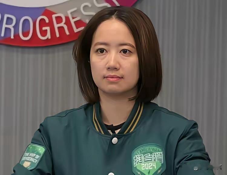 好奇怪这个人为啥没上名单？
这个美女比较活跃，尤其近些时间以来，她发表的言论令人