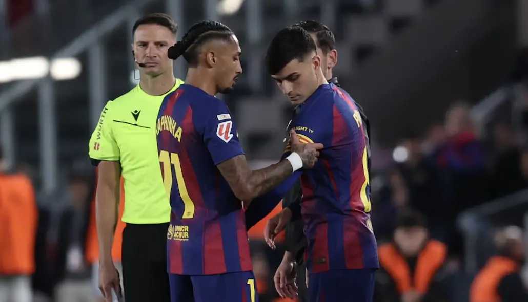 双核归位！拉菲尼亚佩德里联袂复出 巴萨逆转登顶重拾争冠底气北京时间12月1日消息