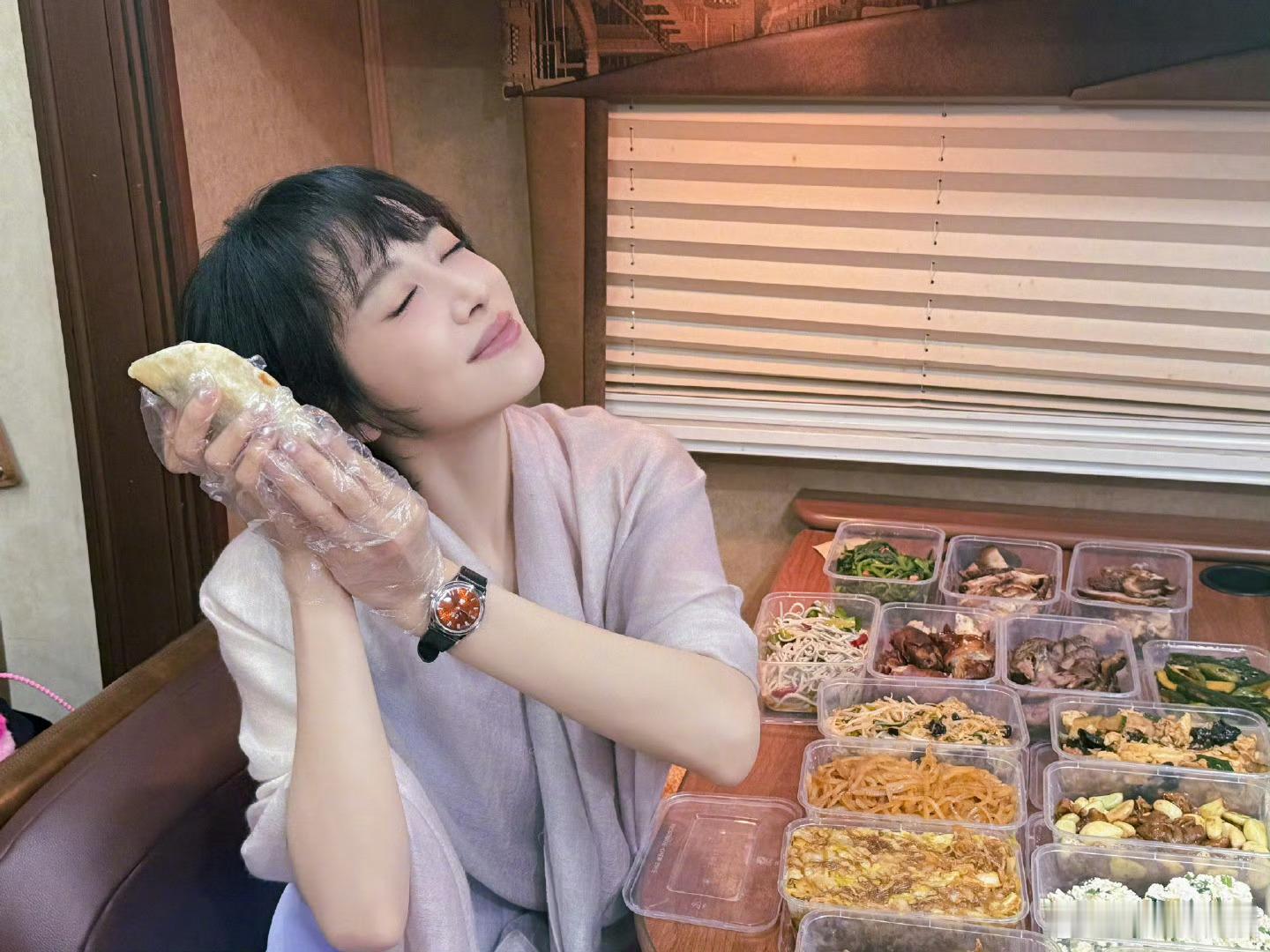 宋茜本命手表宋茜的隐藏品味 好消息好消息，找到了宋茜的同款手表原来是日本小众独立