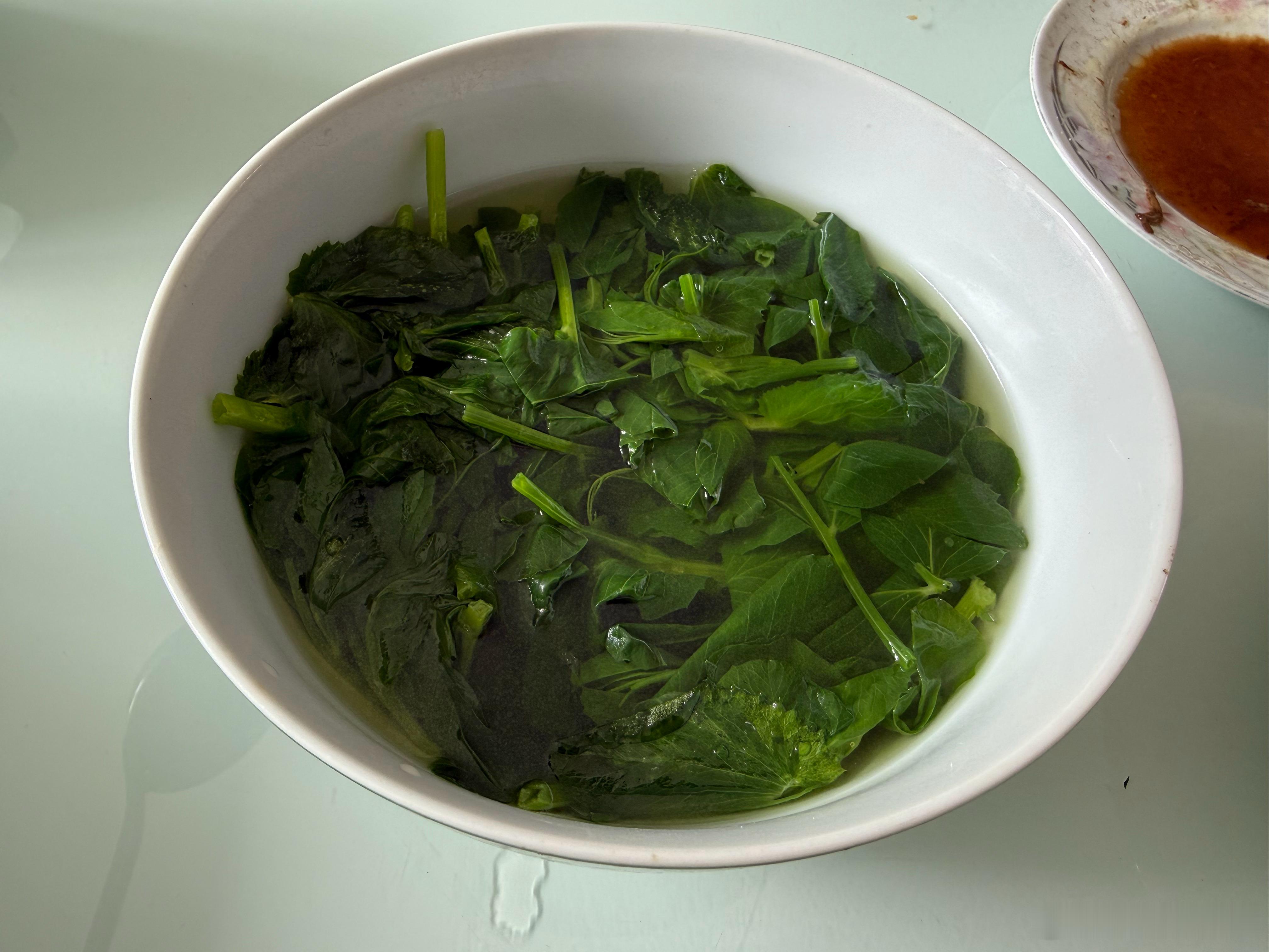 新疆都能吃到碗豆颠了，6元/公斤，这你受得了吗？我感觉这价格比四川还便宜，我离开