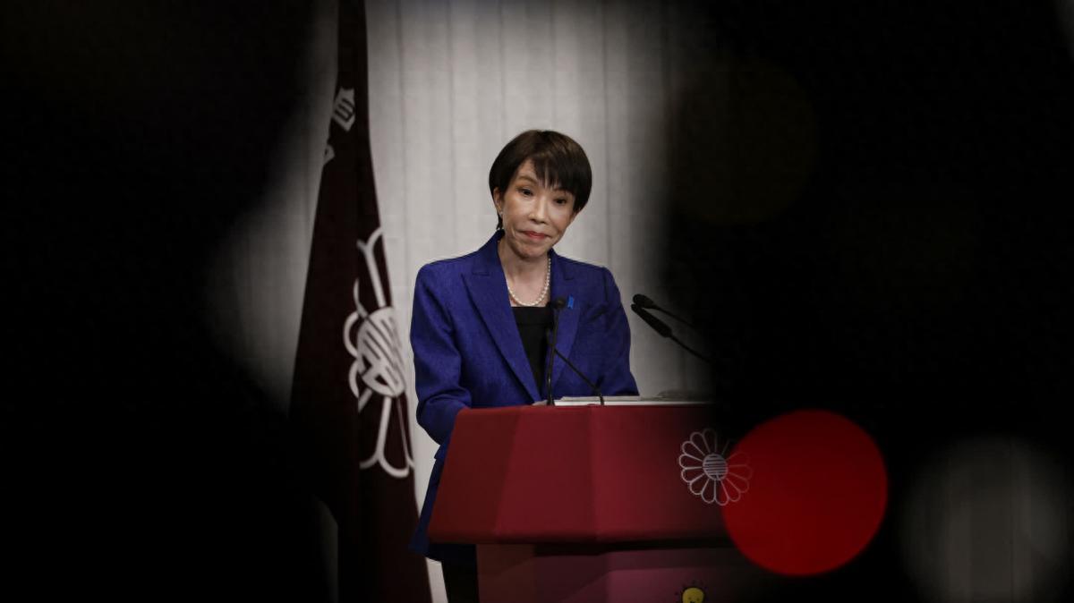 日本最近的操作，叫人看傻眼了。

4月21号，高市早苗干了三件事：以内阁总理大臣