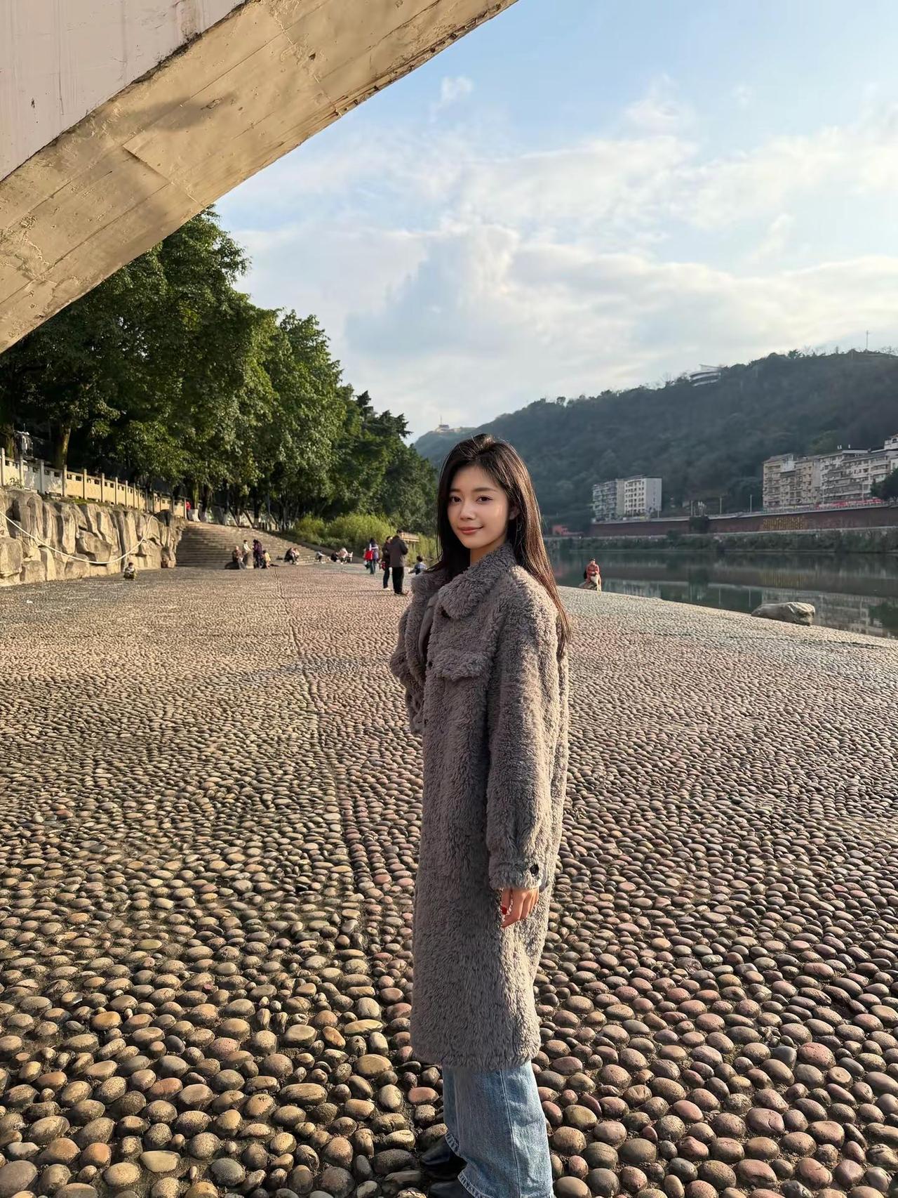 有人慌张见面 有人简单告别