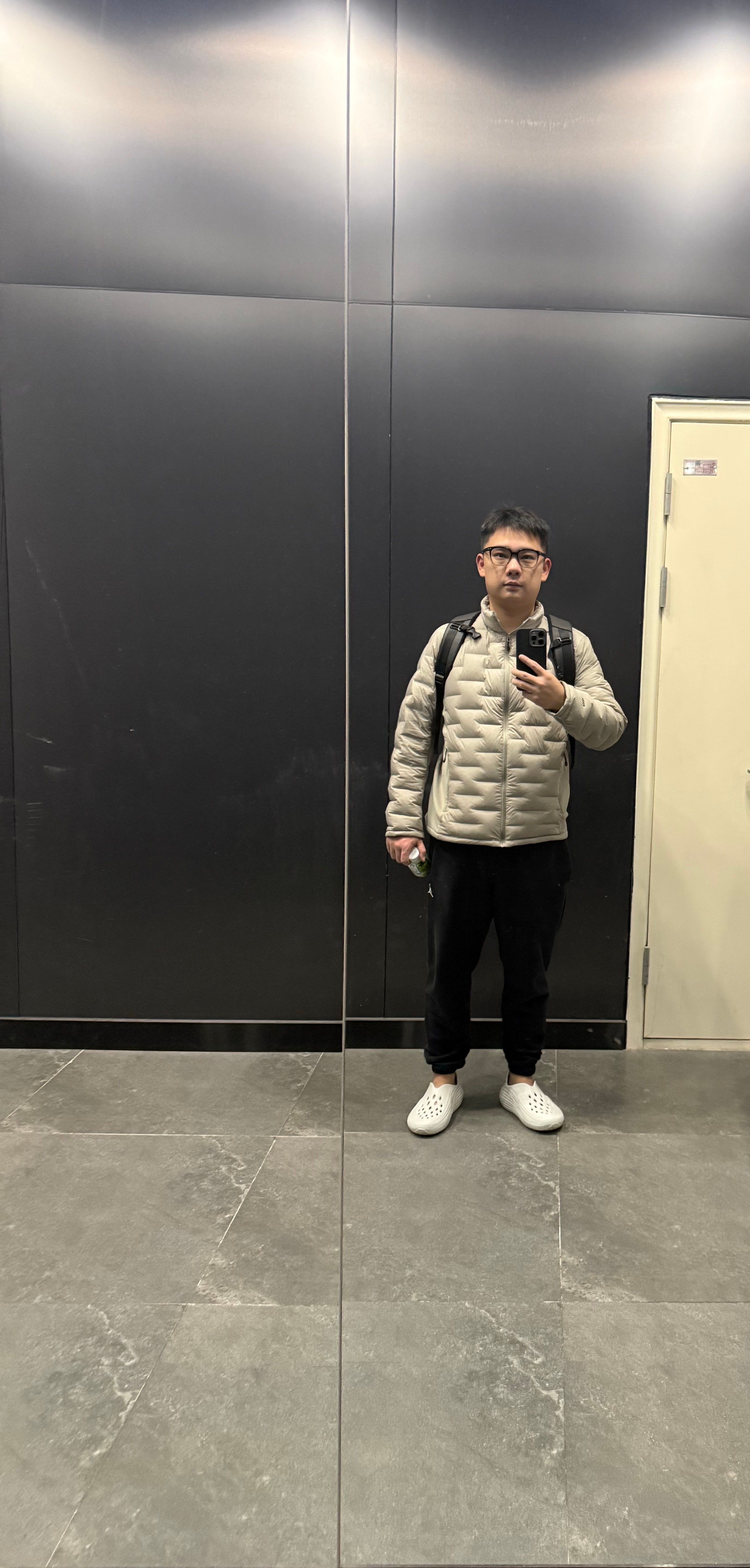 昨晚熬夜看了欧冠，今天依旧不忘自律健身运动，我简直是c罗门徒，主打自律！！！ 