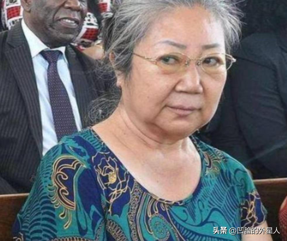 2019年2月19日，“中国大妈”杨凤兰因象牙走私罪，被坦桑尼亚法院判处15年监