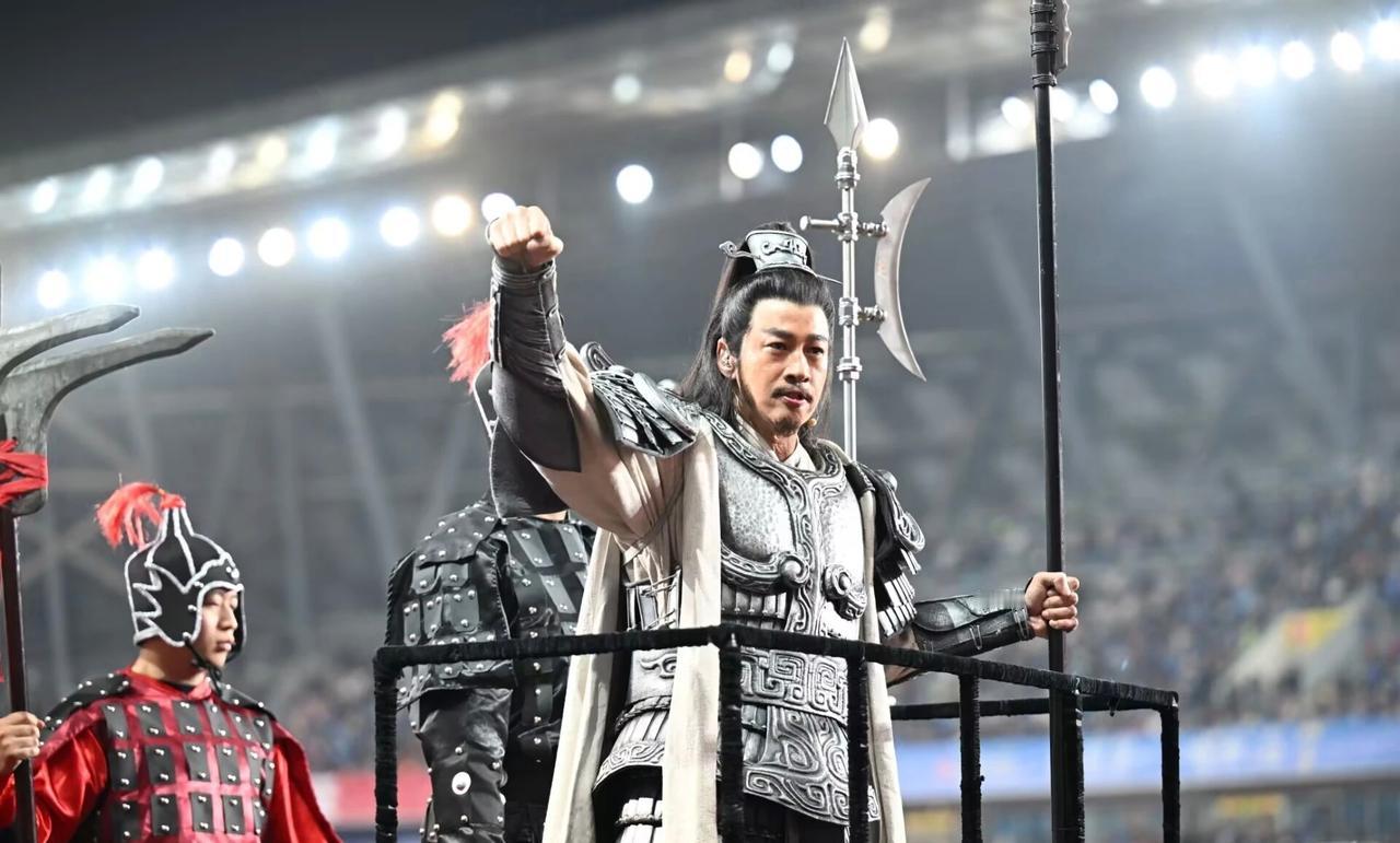 项羽短短31年的人生历程，留下了太多故事，虽然是一个悲剧性人物，但依旧是大家心目