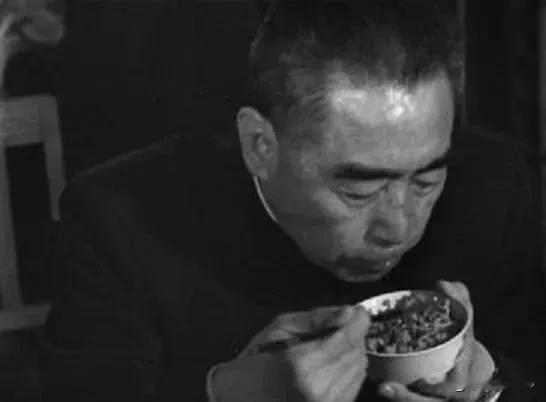 生前孝和死后孝，你倾向哪个“祭而丰，不如养之薄也。”（《泷冈阡表》）
