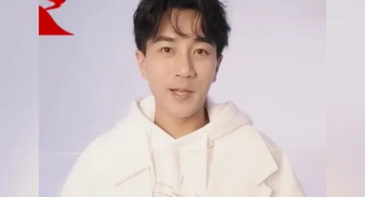 这两年刘恺威唯一的活动就是被采访，然后提小糯米，再接着暗讽杨幂了吧[赞][赞]刘