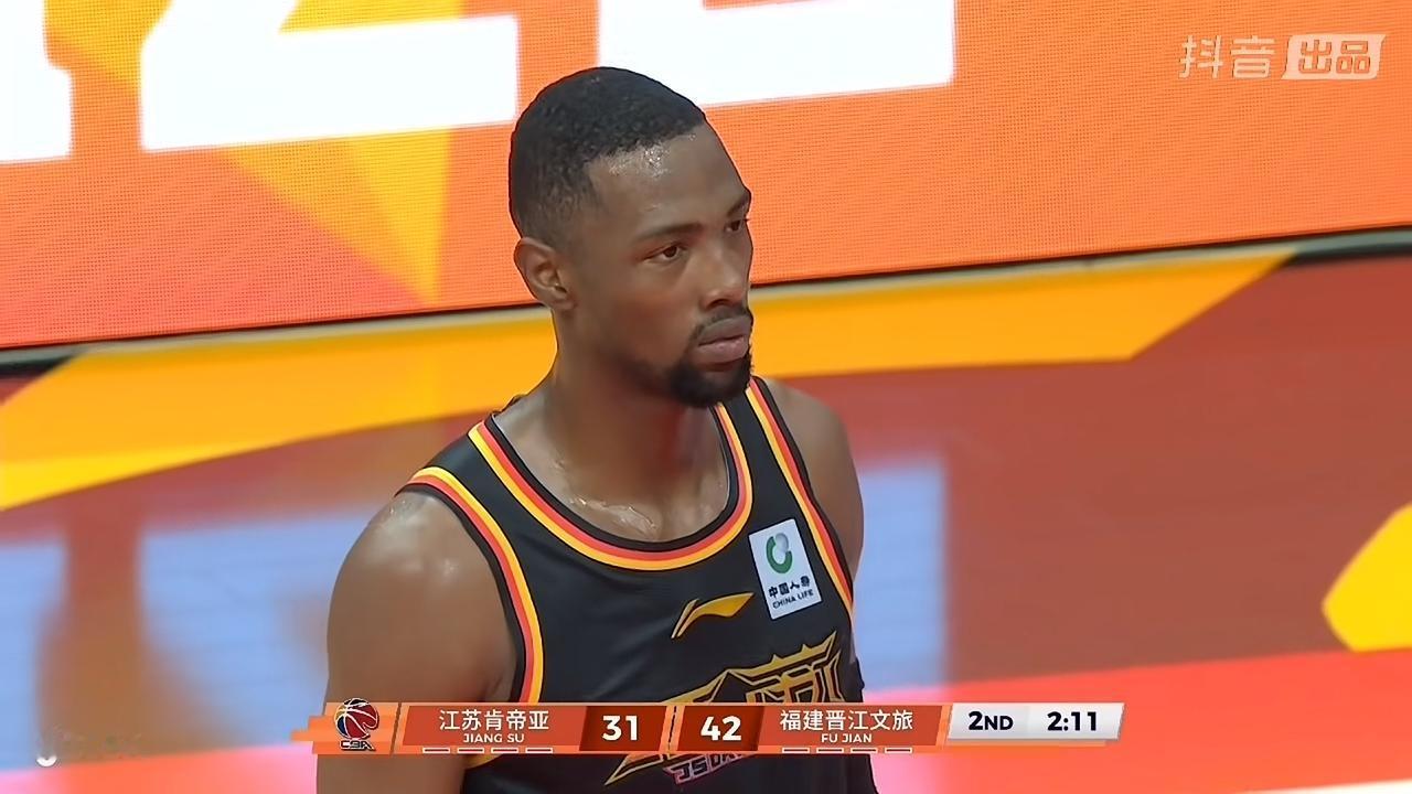 上半场比赛结束了！江苏肯帝亚男篮还是落后！

         在刚刚结束的江苏