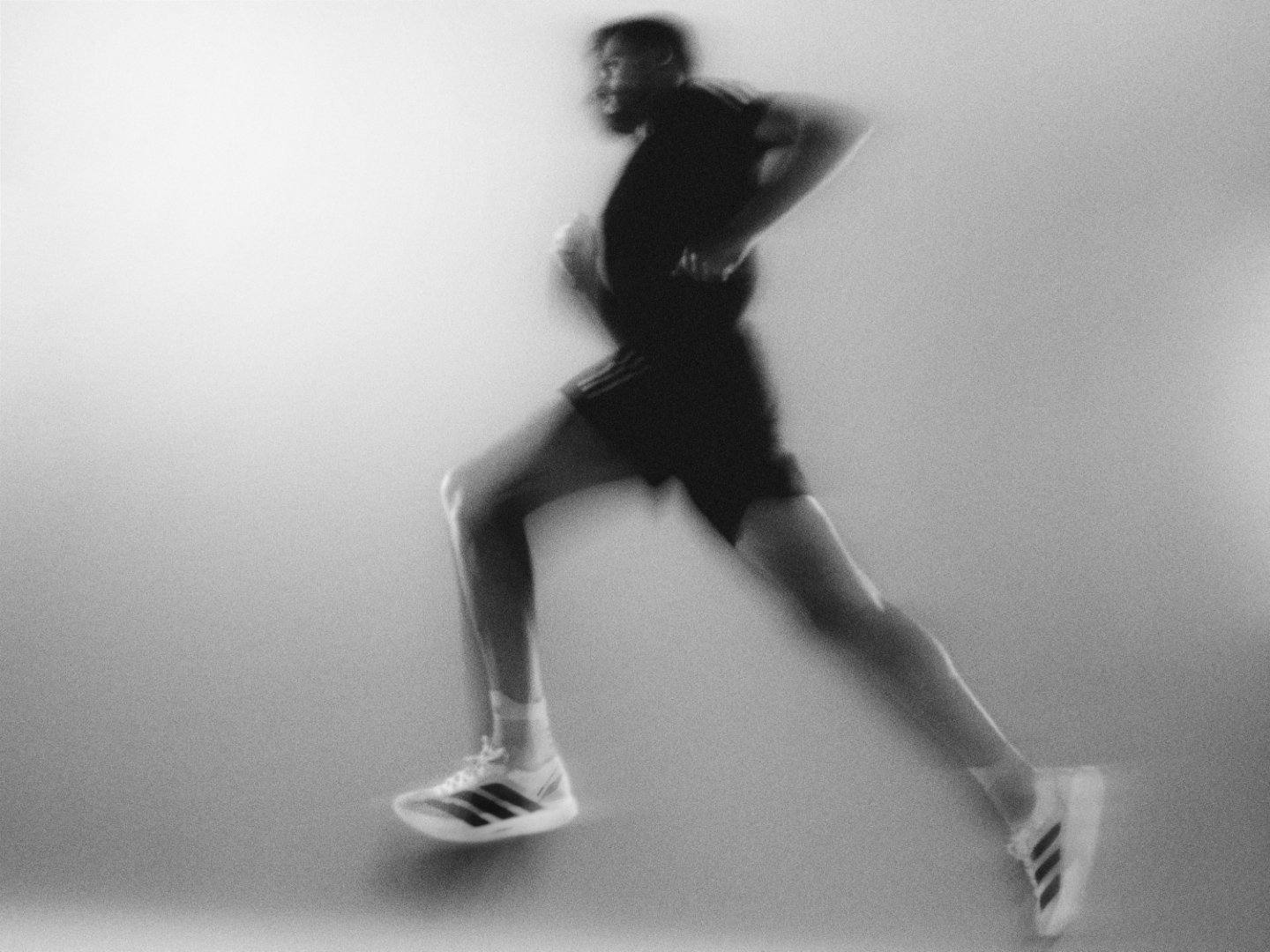 曝光一年多了，ADIZERO ADIOS PRO EVO 1 终于要上市了，大陆