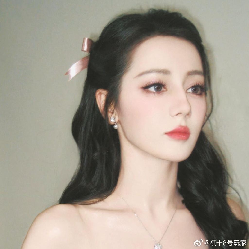 迪丽热巴迪丽热巴0603生日快乐 dlrb 今天星期巴 dlrb 迪丽热巴你叫冬