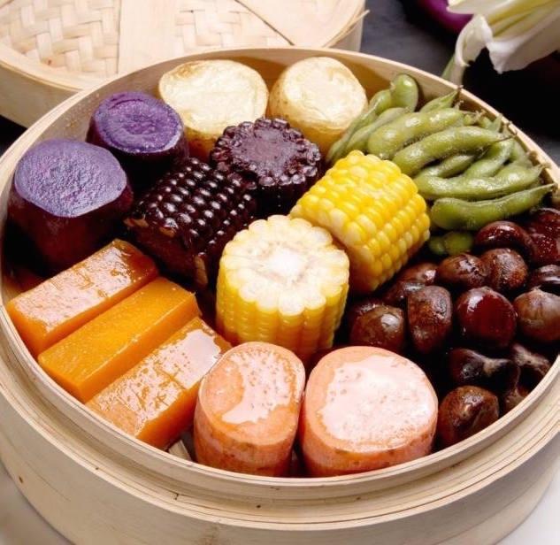 很多人认为口感粗糙的食物一定含有丰富的膳食纤维，但事实并非如此。其实，食物的“粗