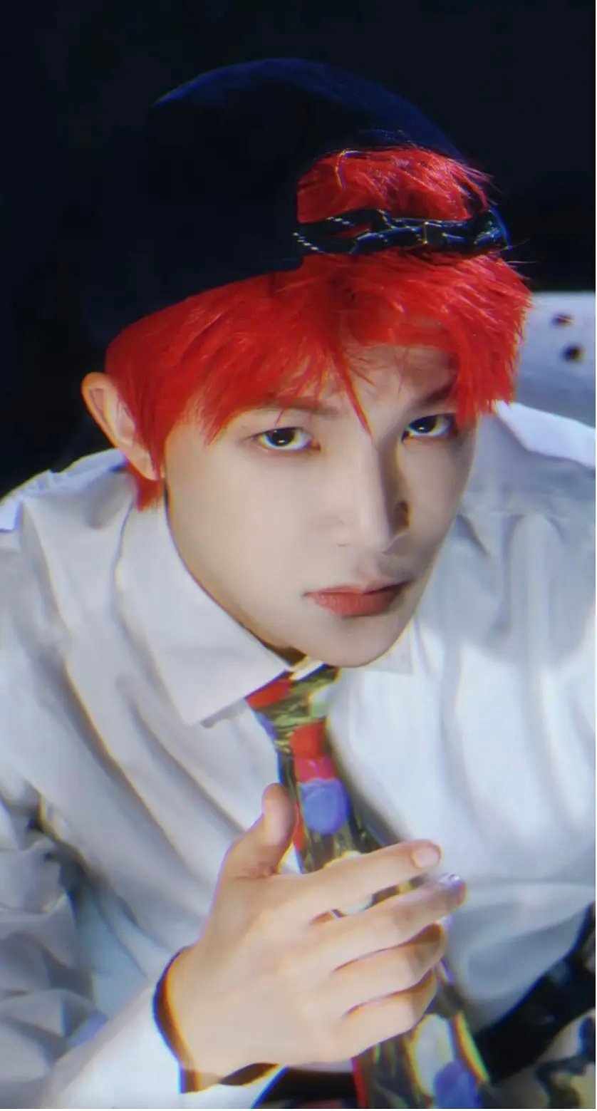 周深这也太大变化了 走的什么风格 认不出来 