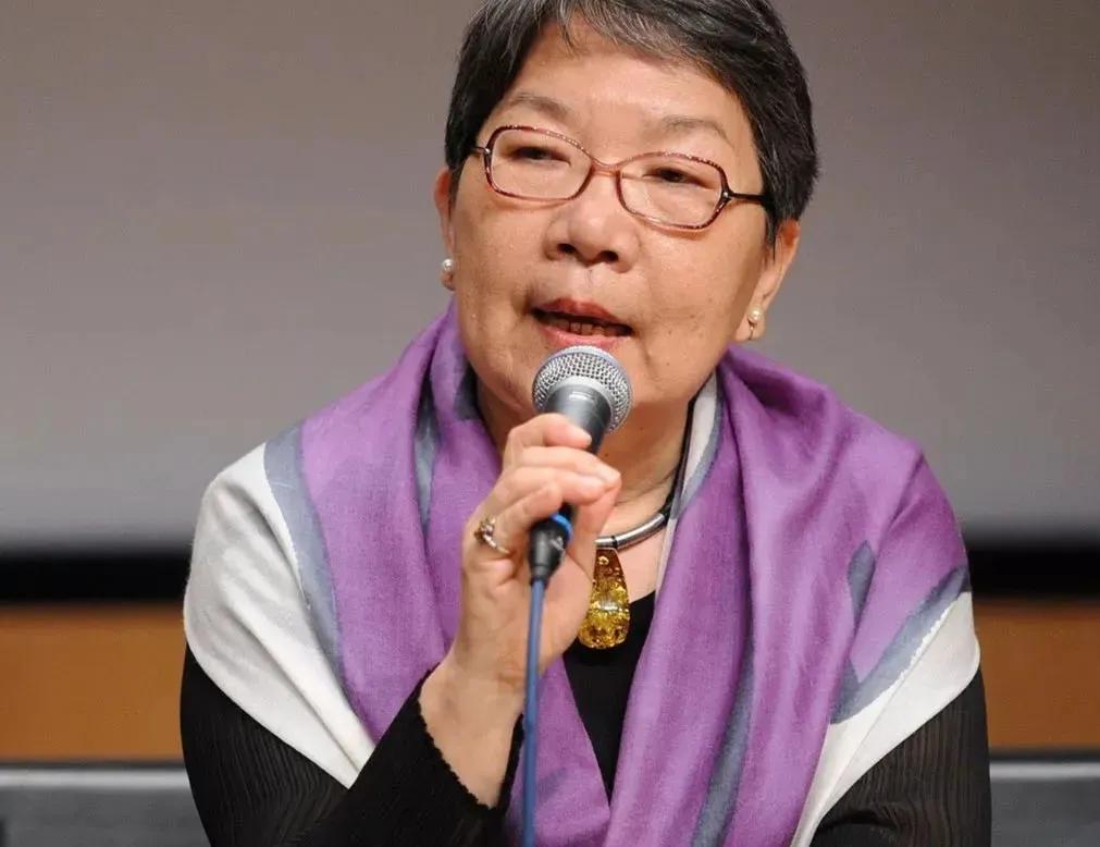 “愚公移山在教导我们破坏环境，应该从教科书中移除，”2014年，著名诗人席慕蓉公