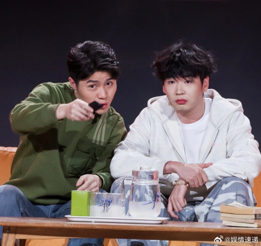  喜人上班路透新鲜出炉，马晚彩排ing，小年就看他们了！喜人小年夜马晚上班路透