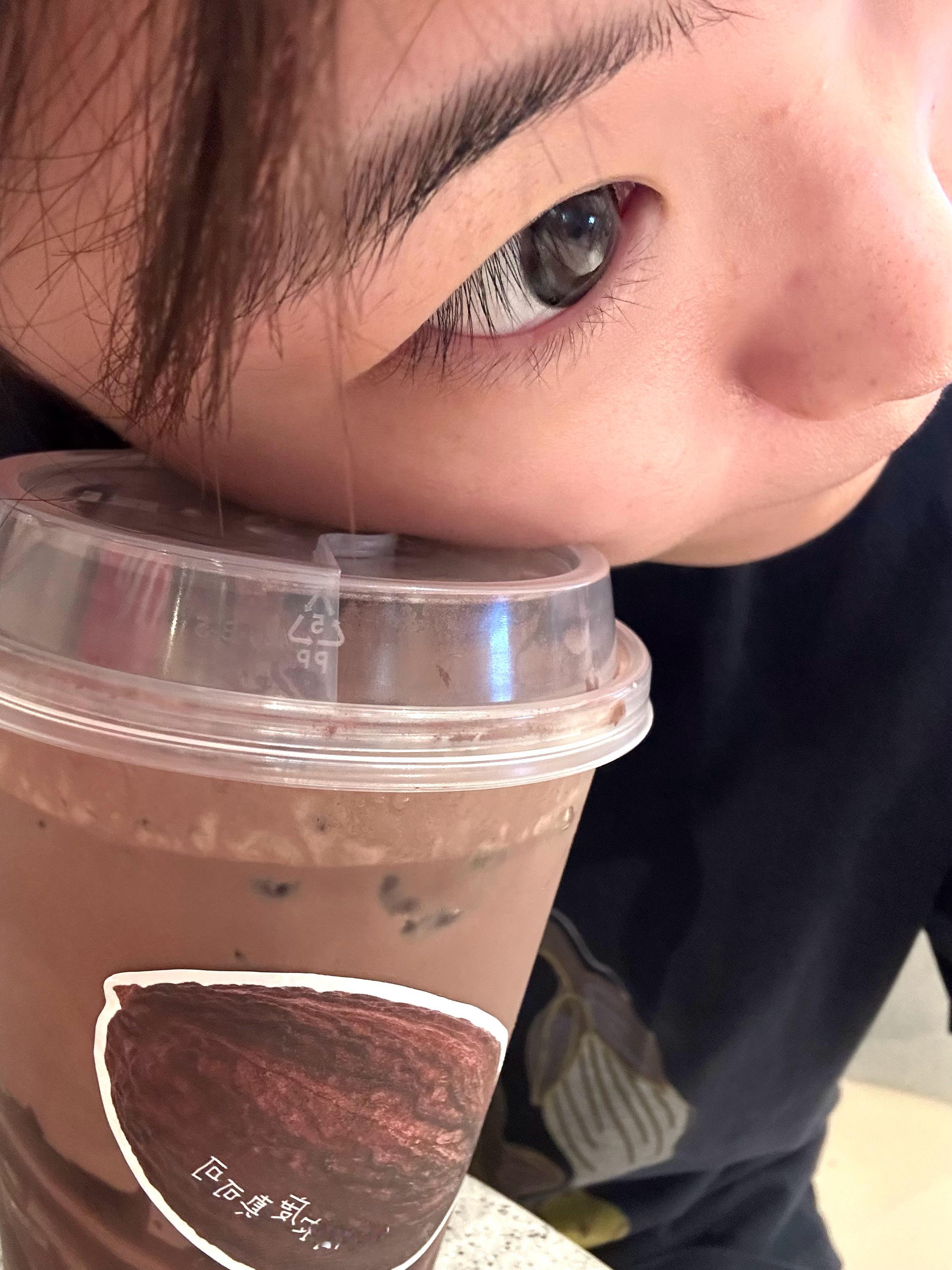 这个人已经累扁累 累黏了 累出事情了 睡得不多不少最难受 