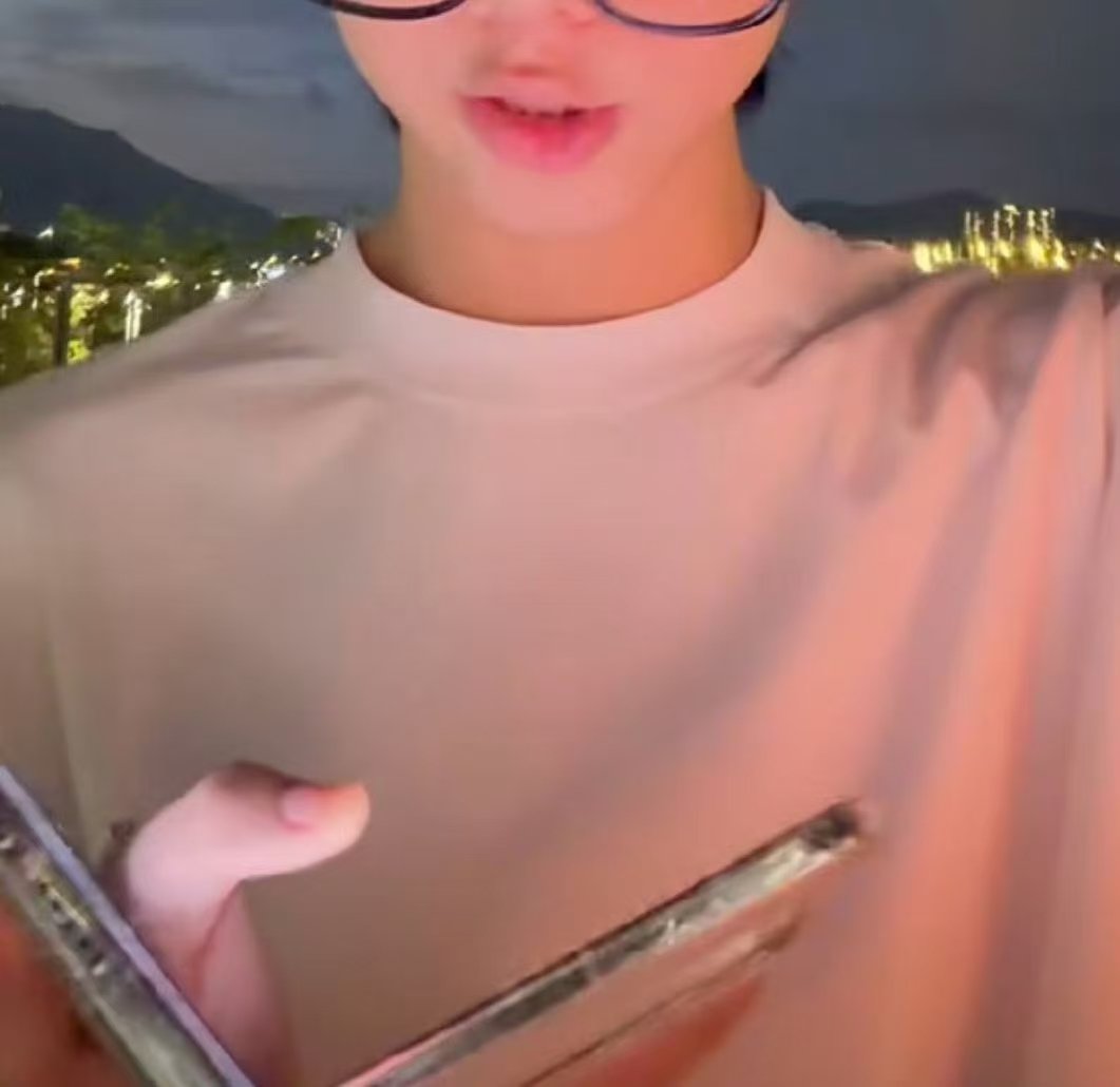 陈奕恒换iponeDuo了陈奕恒换iponeDuo 陈奕恒换iponeDuo了 