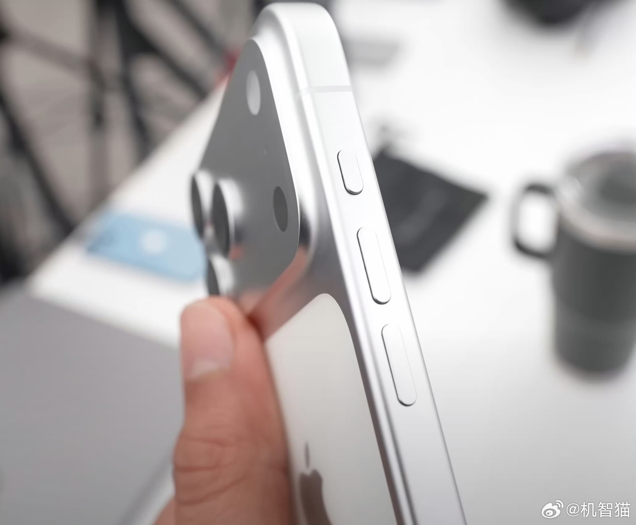 iPhone 17 Pro新换的铝合金材质，看上去倒是很精致，但机身强度够不够？