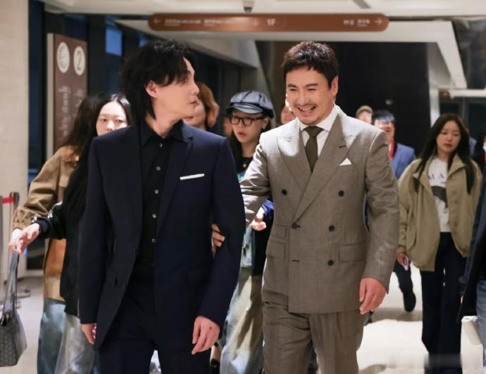 尹正王后 沈腾往后今夜喜友秀尹正真的自带喜剧感，在节目里坦然说自己听错的事，把沈