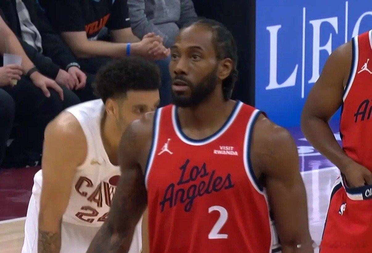 直到看了湖人对阵快船的胜率预测，才发现落成双雄的差距越来越大了！湖人明天将与快船