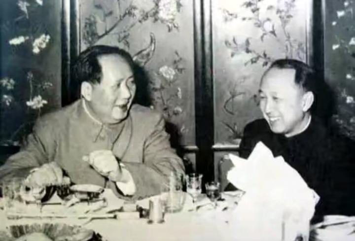 回看先辈远见与风骨，读懂真正的大智慧，看完深受启发。
 
真正的智者，往往目光长