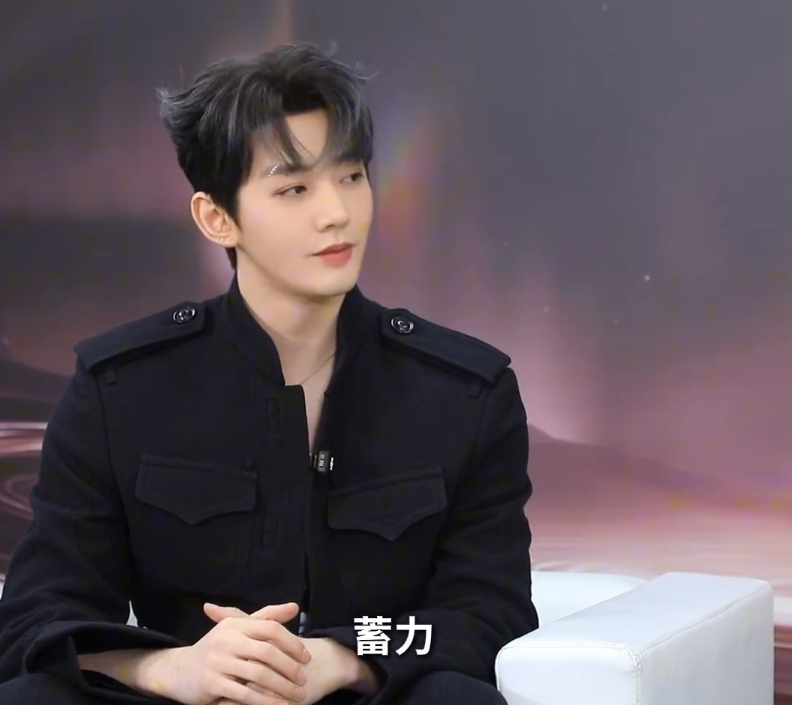 邓为继续在角色里生长邓为2025年关键词蓄力 邓为2025年关键词蓄力，邓为继续