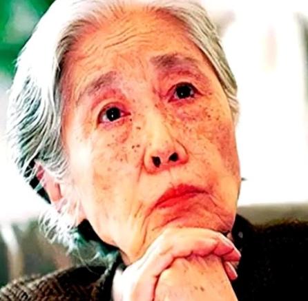 2006年，刘少奇遗孀王光美因病去世，临终前，她突然向女儿反复叮嘱一件事，话音刚