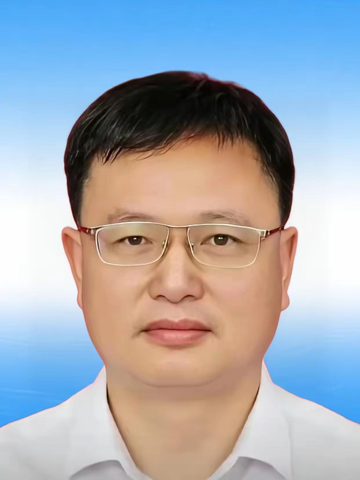 刚刚看到毛建华被审查调查

毛建华是土生土长的余江人，最开始只是药检所普通科员，