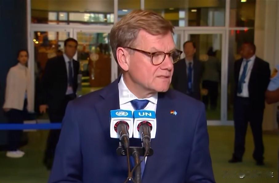 德国外长瓦德富尔将德国落选安理会非常任理事国席位的原因归咎于俄罗斯:
“我们对乌