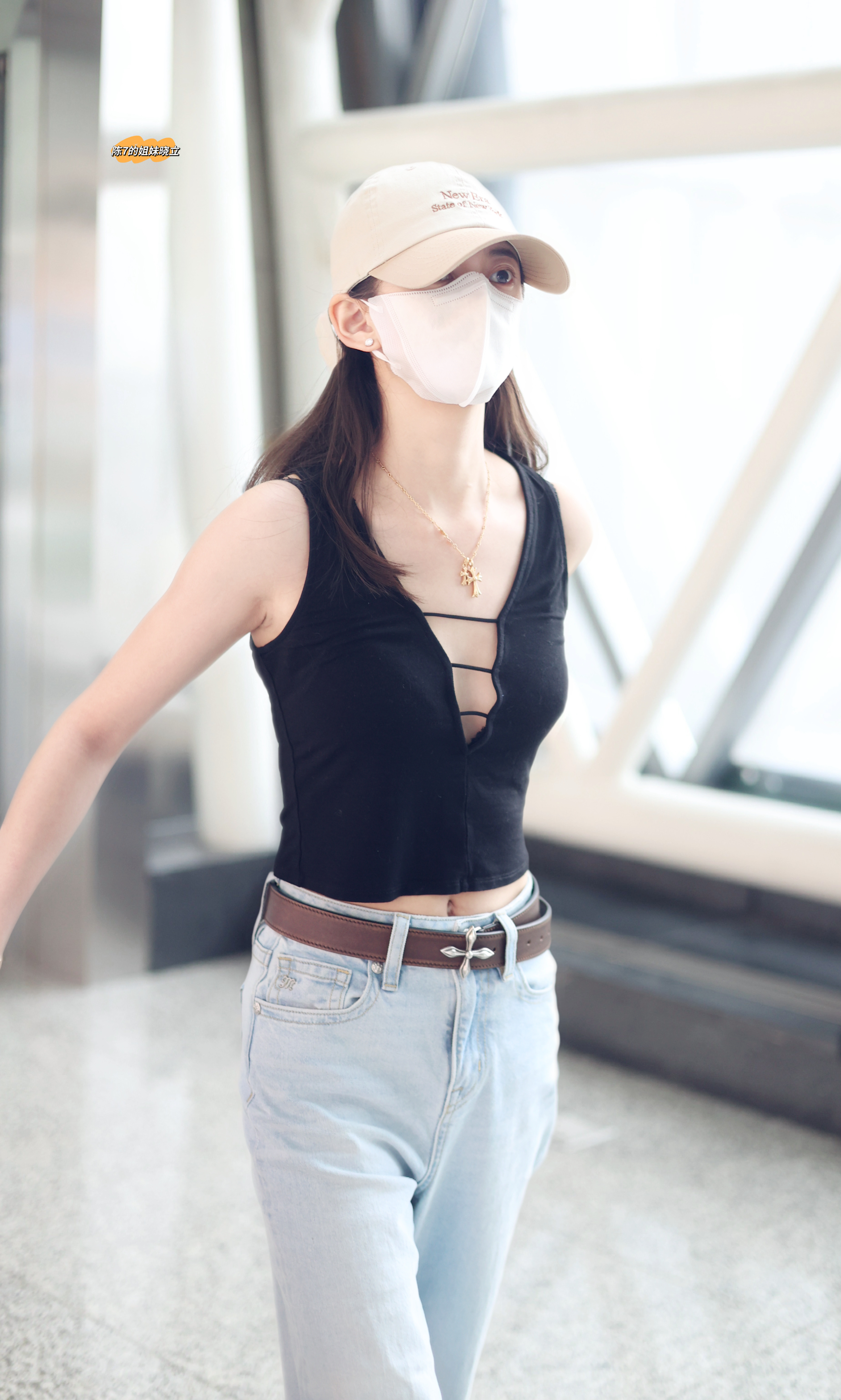 陈钰琪机场路透，身材好辣 ​​​