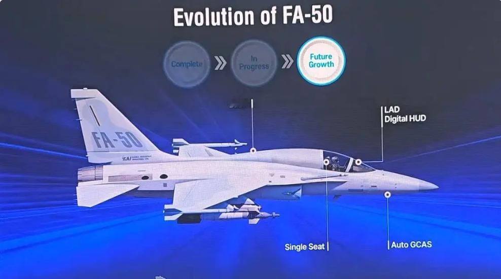 某论文中东大正在研发单座轻型喷气式攻击机构型类似图一，很可能是超级小黄蜂改单座。
