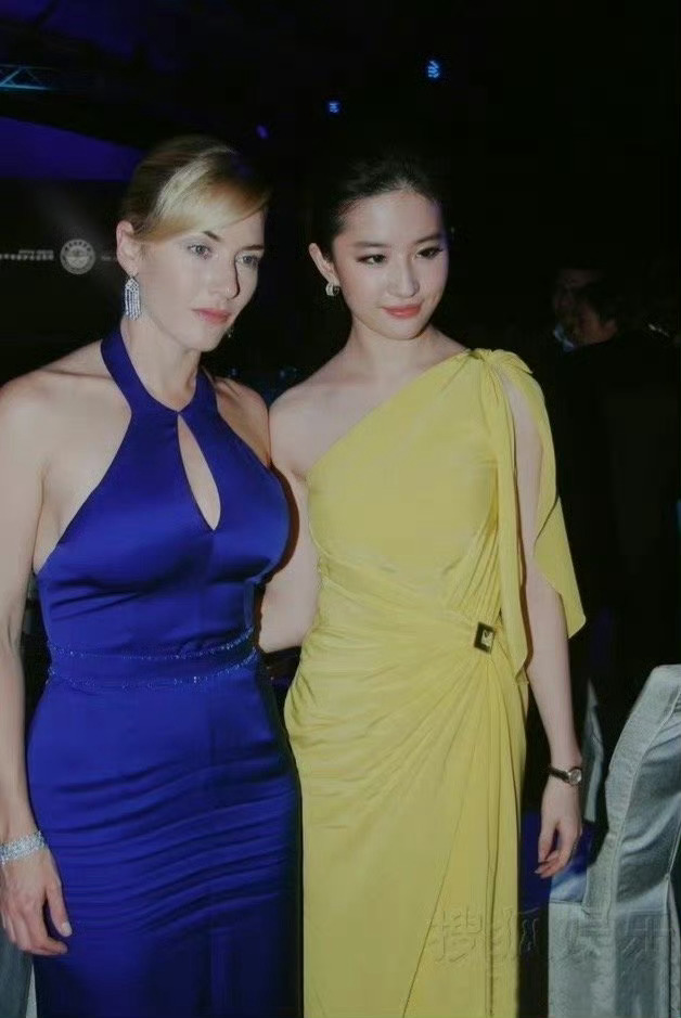 如果知道通过两个🇺🇸女人就能联系上那个🇺🇸男人，或许不必做自己的CP产出