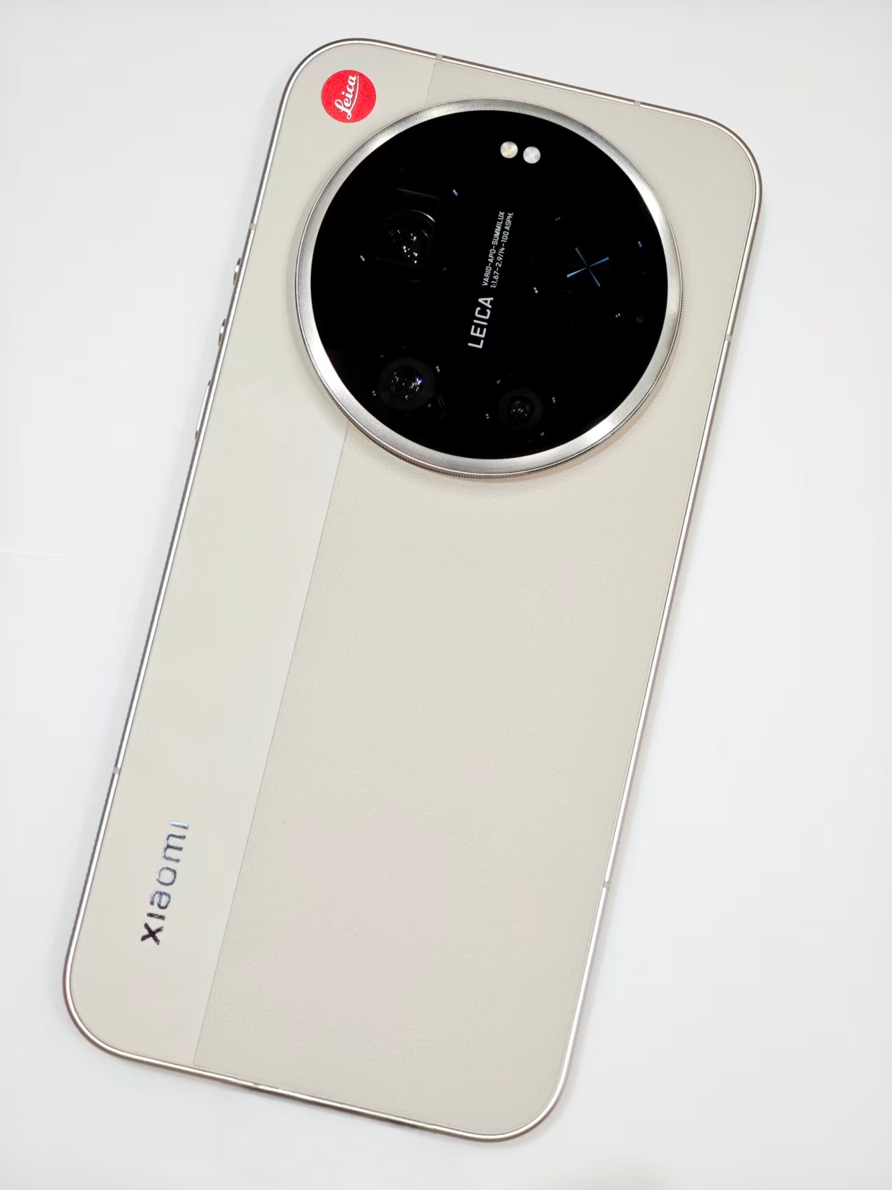 独家，觉得14Ultra含金量还在上升的童鞋，是不是喜欢四摄。摸到一款，明年还有