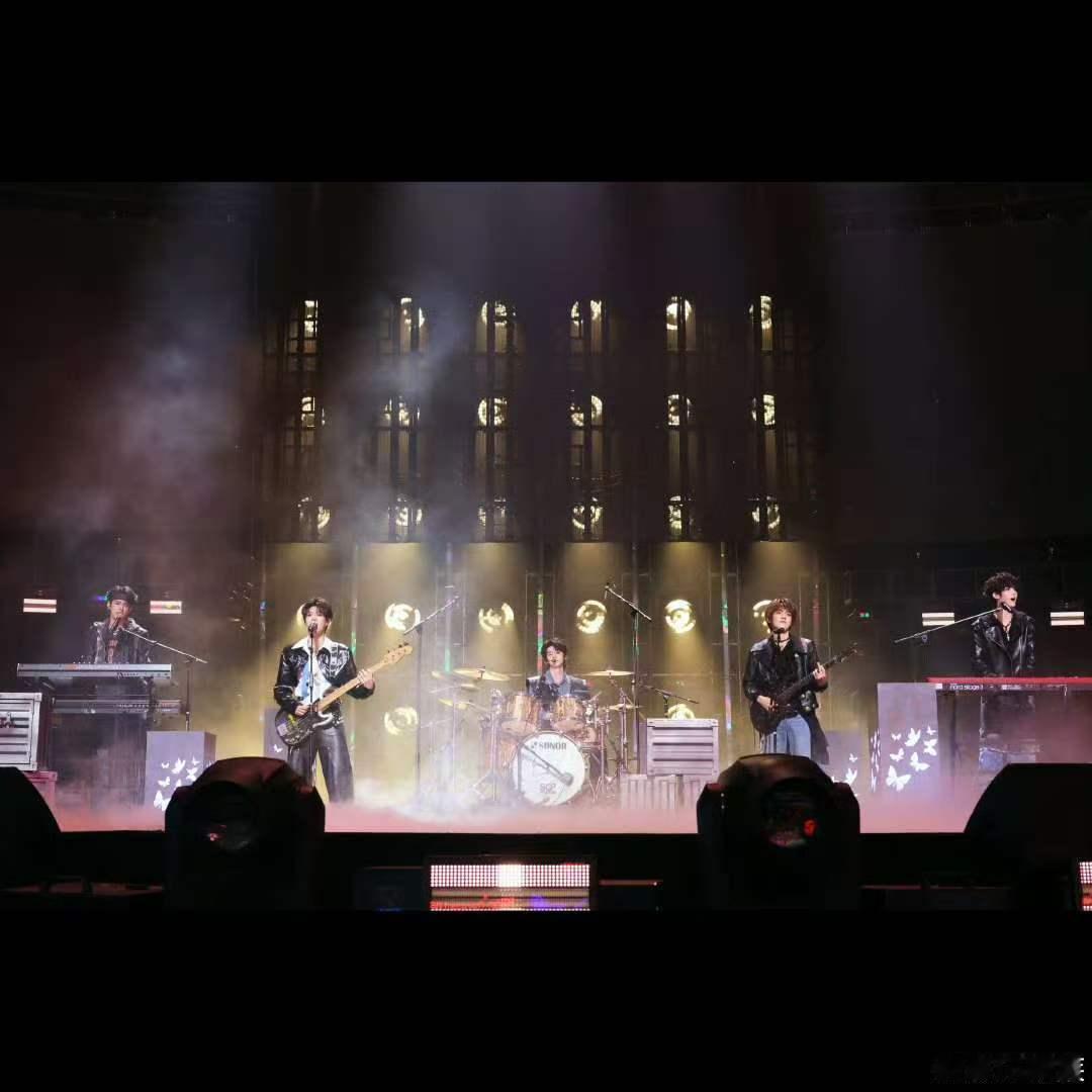 top你们的存在就是我们的荣耀 你们的存在，就是我们的荣耀 