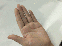 手上有个颗“救心丸”日常保健、危时救急都顶用大鱼际大鱼际是心脏的反射区，日常按压