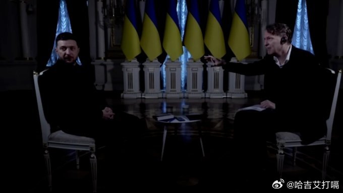 凤凰新闻【泽连斯基接受采访期间两度停电，俄方：故意关灯，企图借此博取金融支持】据