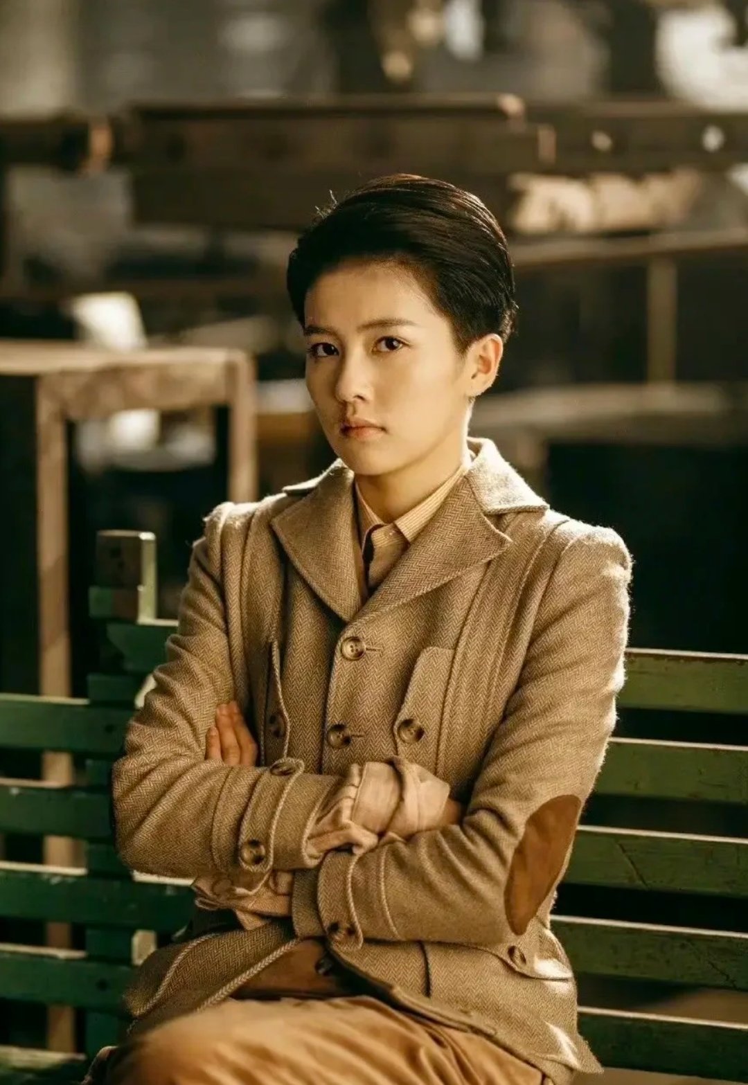 《烈火军校》里的谢襄（白鹿饰演），短发造型也很好看啊啊[送花花][送花花] ​​