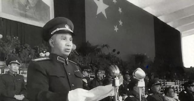 1969年，钟期光儿子想参军过不了政审，粟裕：我给你们作证
1969年冬，一张参